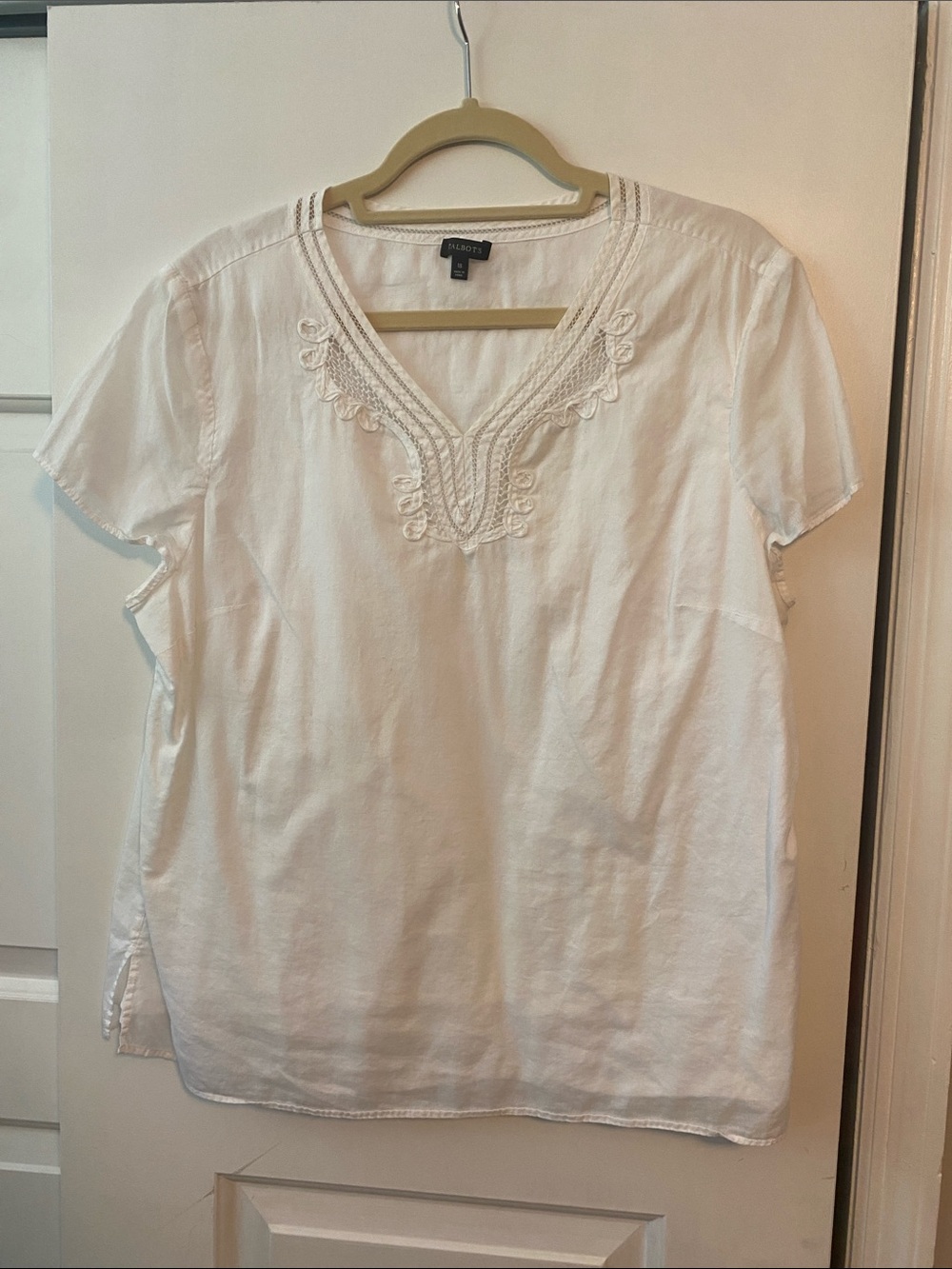 Talbots White Embroidered V-Neck Tunic Top